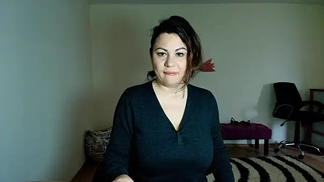 VixenVibesX online show from May 22, 2026, 7:37 am