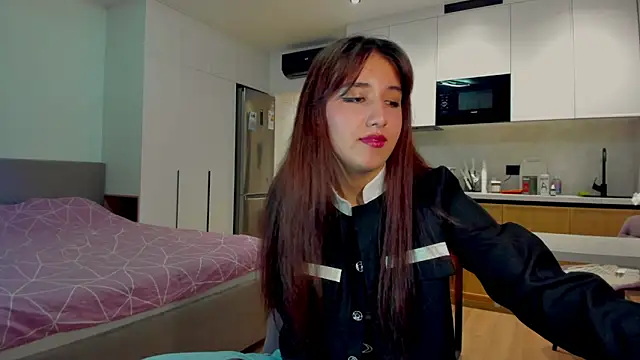 anna elfi online show from September 22, 2025, 7:27 pm