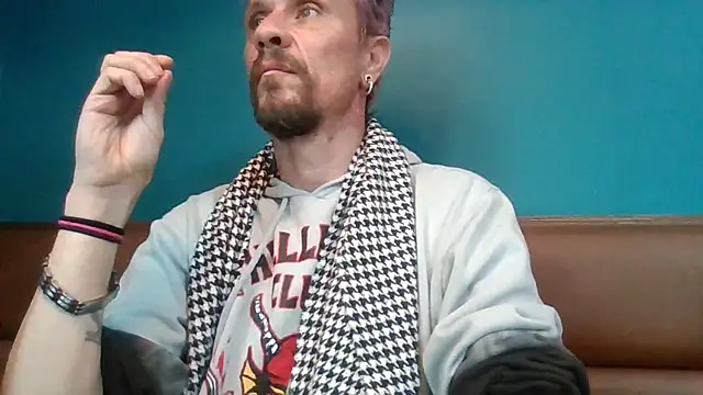 AQuickPhyx online show from March 14, 2025, 11:32 pm