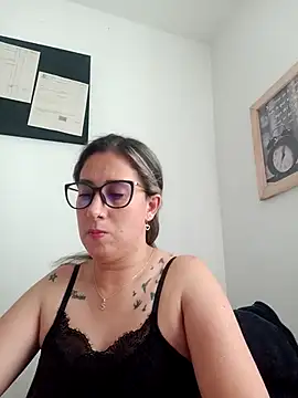 CHARLOTTE 1711 online show from February 10, 2025, 10:30 pm