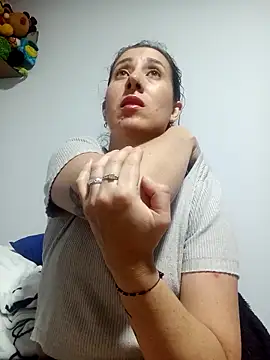 CHARLOTTE 1711 online show from December 19, 2025, 4:52 am