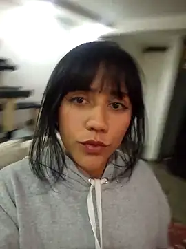 juli love11 online show from January 25, 2025, 4:45 am