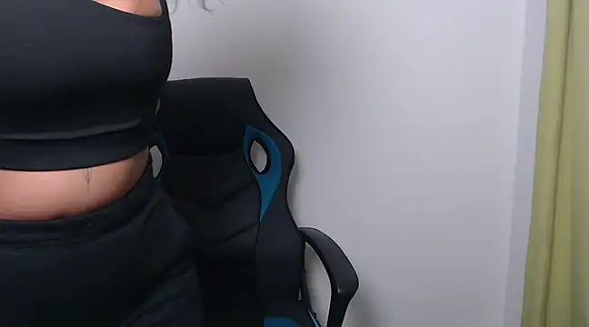 juli love11 online show from February 20, 2025, 12:08 am