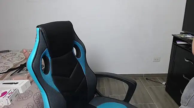 juli love11 online show from March 11, 2025, 11:48 pm