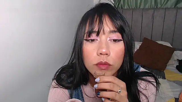 juli love11 online show from September 19, 2025, 12:34 am