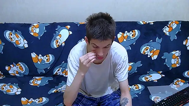 Snapshot of Lester_Broo chatting on June 13, 2026, 2:04 pm Lester Broo online show from June 13, 2026, 2:04 pm