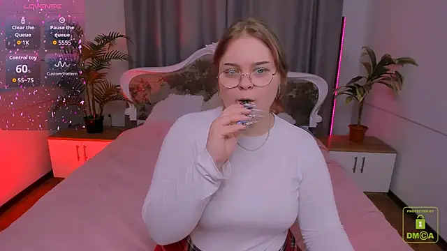 Erica  Alta online show from November 17, 2025, 6:52 am