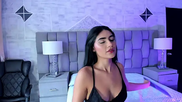 BellaaStorm online show from October 3, 2025, 8:28 pm