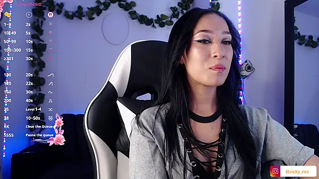 victoria ricci a online show from October 11, 2025, 12:43 am