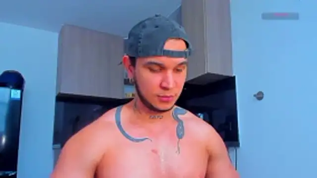 Snapshot of austinoficial chatting on April 18, 2026, 9:15 pm austinoficial online show from April 18, 2026, 9:15 pm