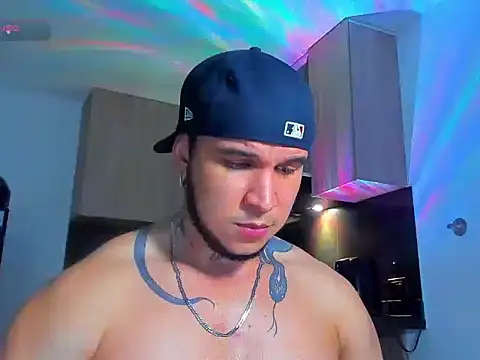 Snapshot of austinoficial chatting on May 6, 2026, 8:41 am austinoficial online show from May 6, 2026, 8:41 am