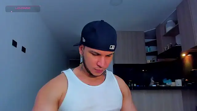 Snapshot of austinoficial chatting on May 27, 2026, 8:50 pm austinoficial online show from May 27, 2026, 8:50 pm