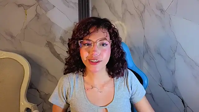 Snapshot of zoe_ch_ chatting on June 4, 2026, 3:12 am zoe ch online show from June 4, 2026, 3:12 am