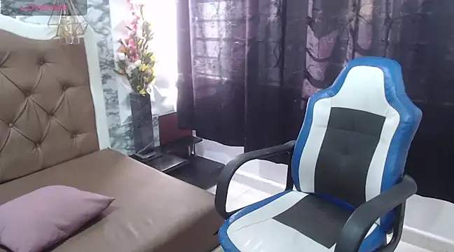 Snapshot of Iam_zaia chatting on February 24, 2025, 8:03 pm Iam zaia online show from February 24, 2025, 8:03 pm