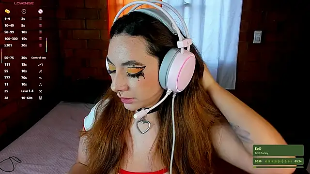 Annycolin  online show from March 3, 2025, 8:00 pm