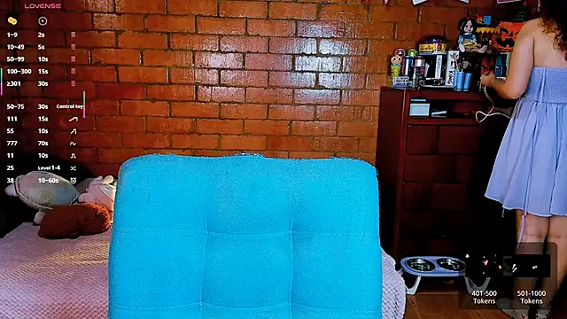 Annycolin  online show from March 3, 2026, 9:42 pm