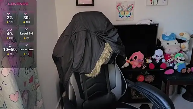 Princezzlove3 online show from September 28, 2025, 6:13 pm