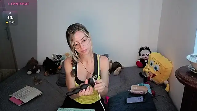 Princezzlove3 online show from February 6, 2026, 1:03 pm