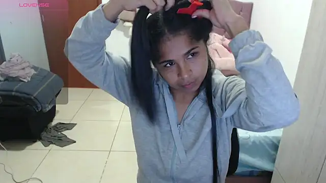 july-feria online show from November 17, 2025, 10:15 pm