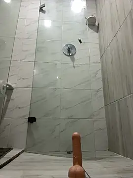 arturguy00 online show from April 5, 2026, 5:15 am