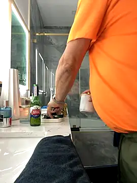 carlospingalinda online show from September 18, 2025, 10:56 pm