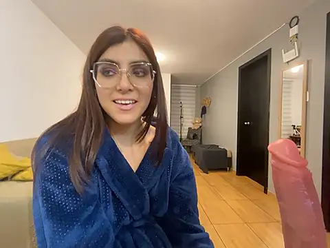 MartinaSooler online show from March 12, 2025, 5:46 am