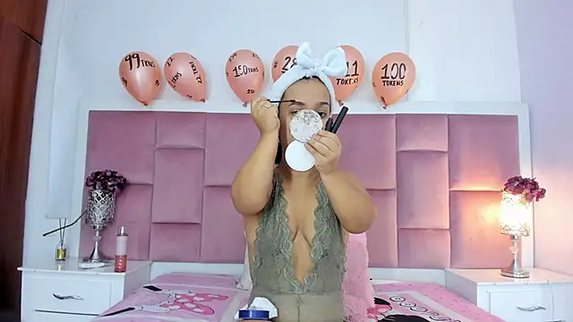 AnieRey online show from January 28, 2025, 12:00 pm