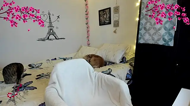 nataparis online show from March 10, 2026, 11:54 pm