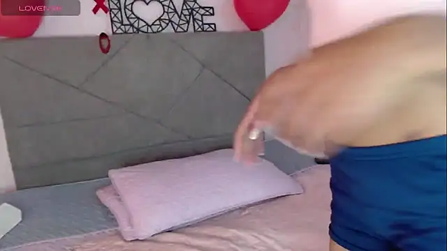 esmeralda-bk online show from February 26, 2025, 7:38 pm