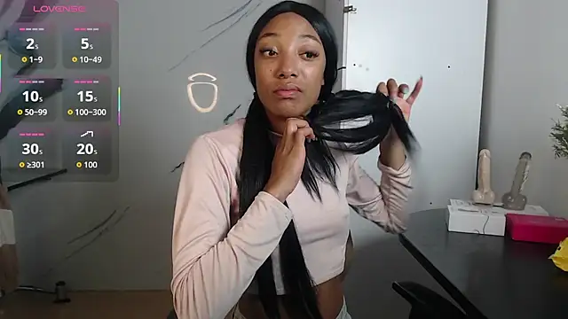 esmeralda-bk online show from September 17, 2025, 9:05 pm