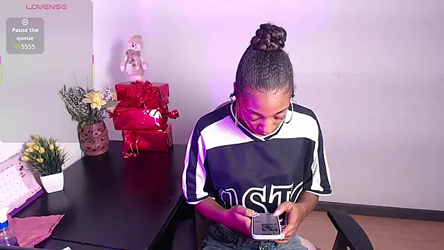 esmeralda-bk online show from December 18, 2025, 10:16 pm