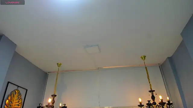 Aitana Hilton  online show from November 24, 2025, 11:43 am