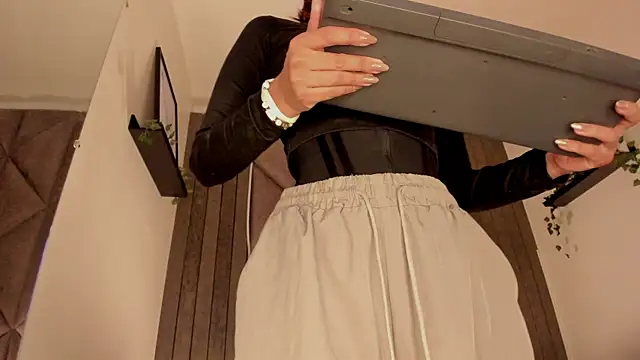 SabrinaSpell  online show from November 15, 2025, 11:40 am