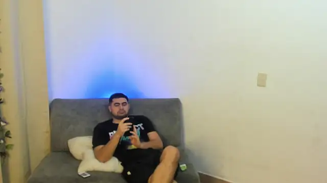 blueroom party online show from February 10, 2025, 12:29 pm