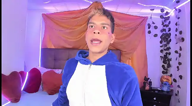 Ethan Boyy online show from March 17, 2025, 10:17 pm