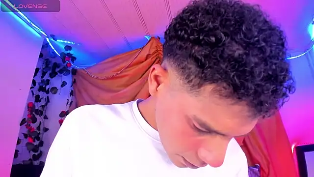 Ethan Boyy online show from December 19, 2025, 2:29 am