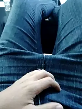 alejo5288 online show from October 24, 2025, 6:26 pm