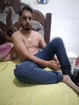 alejo5288 online show from February 26, 2026, 4:22 am