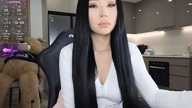 asianqueeny online show from November 5, 2025, 12:43 am