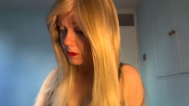 petina online show from November 8, 2025, 12:27 pm