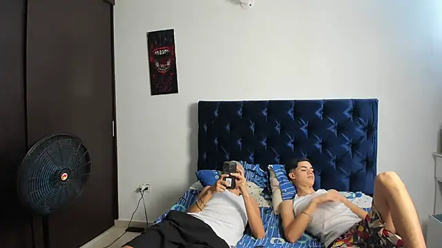 Latinos 2001 online show from March 5, 2025, 4:24 pm