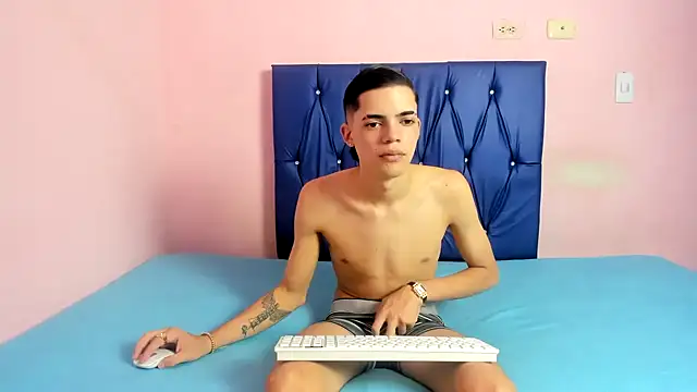 Latinos 2001 online show from October 5, 2025, 1:53 pm