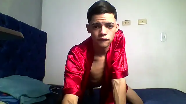 Latinos 2001 online show from July 10, 2026, 1:54 am