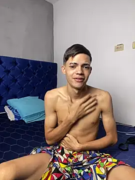 Latinos 2001 online show from July 23, 2026, 3:10 pm