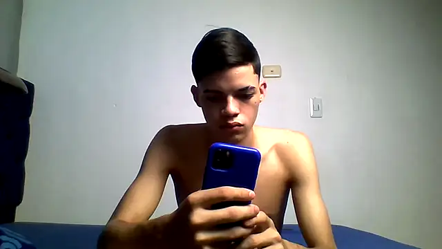 Latinos 2001 online show from August 2, 2026, 12:47 pm