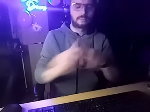 stary-w-kalesonach online show from February 16, 2025, 6:32 pm