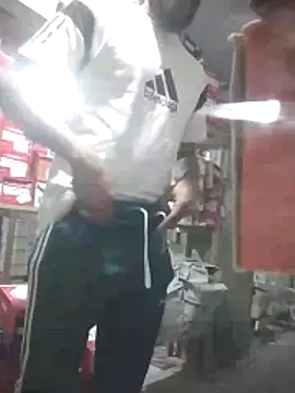 Feeroo11 online show from April 19, 2026, 6:10 pm