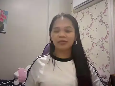 Snapshot of SophiaCourthaway chatting on May 13, 2026, 7:55 pm SophiaCourthaway online show from May 13, 2026, 7:55 pm