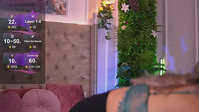 SarahPeach8 online show from February 10, 2025, 5:14 am