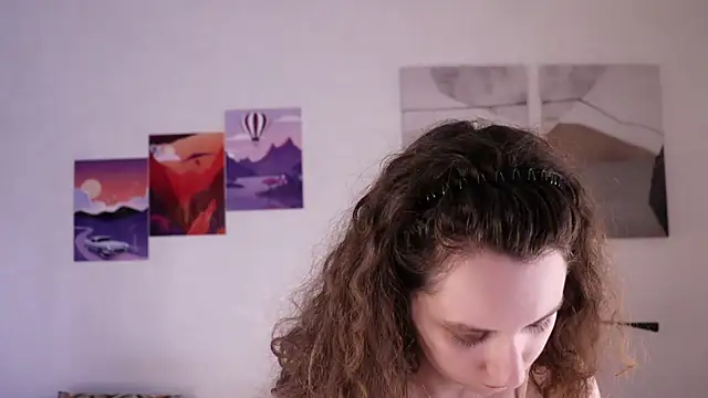 Leya Curly online show from May 28, 2026, 9:17 am